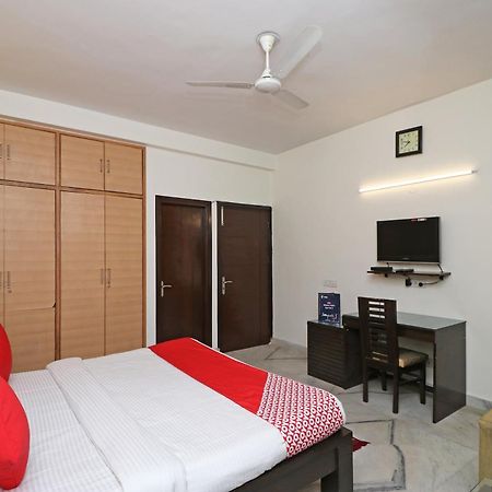 Hotel O Aravali Residency Гургаон Екстериор снимка