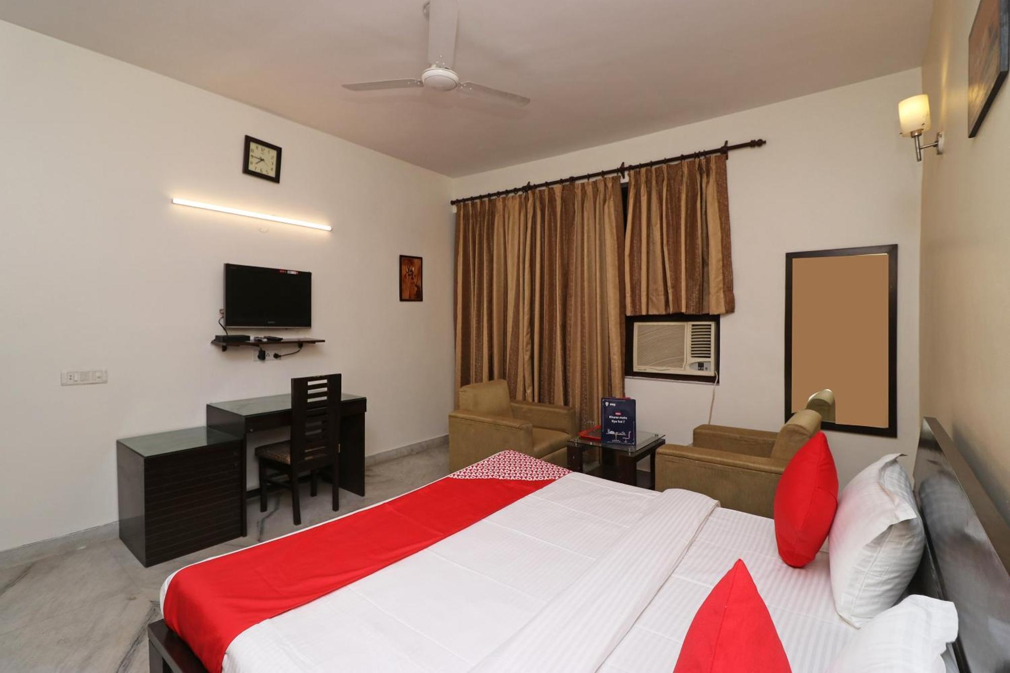 Hotel O Aravali Residency Гургаон Екстериор снимка